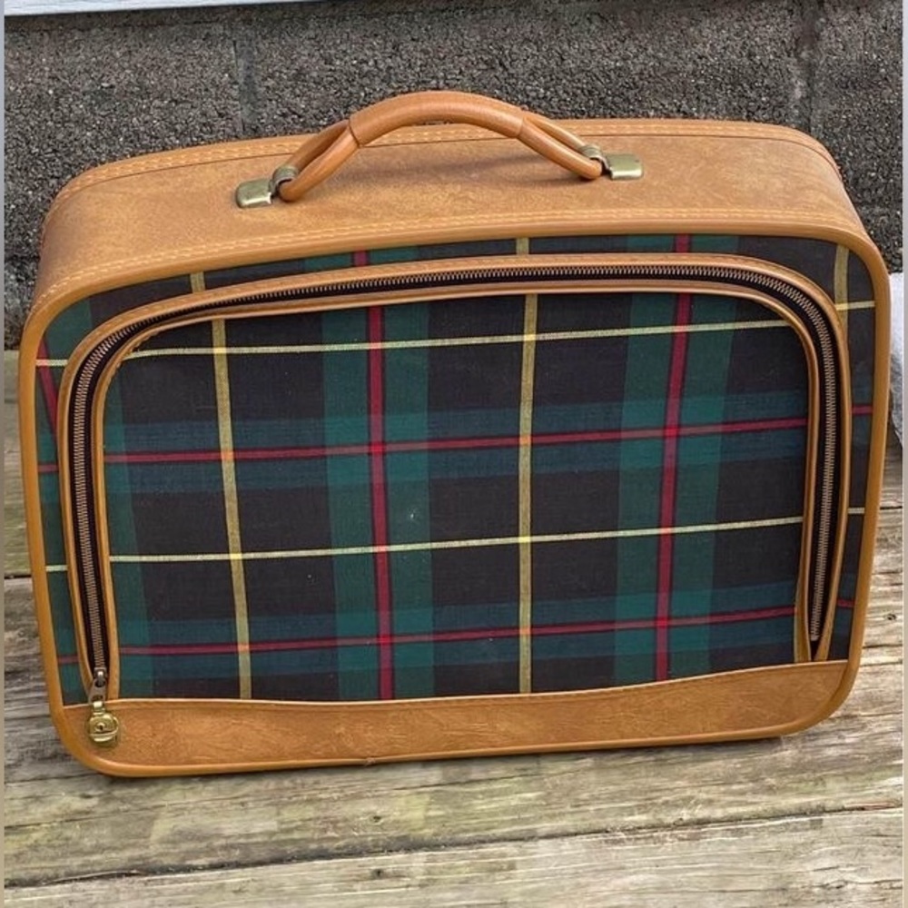 Plaid Suitcase/ carry on VINTAGE